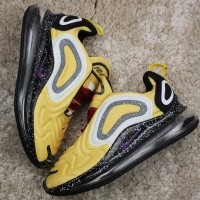 НОВИНКА Nike Air Max 720 Black Yellow