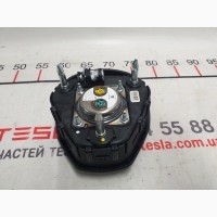 Подушка безопасности водителя Tesla model 3 1508347-71-B 1096835-00-K M3