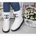 Угги зимние спереди значек стразы CHANEL эко-кожа белый цвет