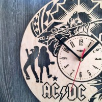 Часы ручной работы из дерева AC/DC