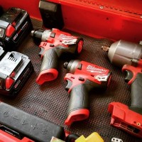 Безщеточный импульсный шуруповерт DeWalt, Milwaukee, Bosch