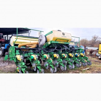 Сівалка просапна John Deere 2126 8-ми рядкова пневматична